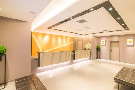 Homeinn Selected Hotel (Lanzhou Railway Station Subway Station) Отели рядом со станцией Lanzhou East Railway Station