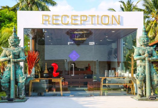 1. 지 럭셔리 부티..