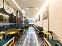 톈허 홀리데이 호텔 바오산 호텔