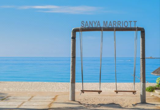 3. 싼야 야룽완 메..