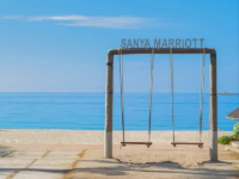 Sanya Marriott Yalong Bay Resort & Spa فنادق في 