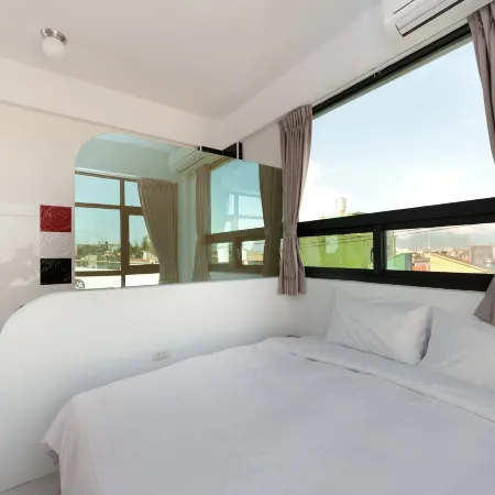 Discovery Secret Hostel