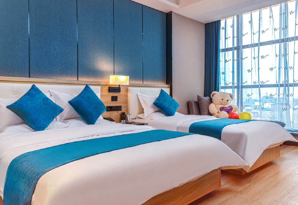 5. H 호텔 (허진..