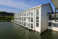 Zhushanhu Lake Town Lakeside Pavilion Hotel Hotels in Joyland Scenic Spot
