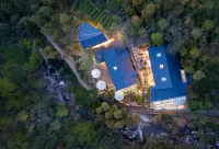 Anji Ancient Road Yuan Hot Spring Homestay Отели рядом с достопримечательностью «Пейзаж в ущелье Коулун»