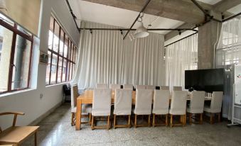 YOLO Eling Art Gallery Hotel(Erling No. 2 Factory Cultural and Creative Park Store)