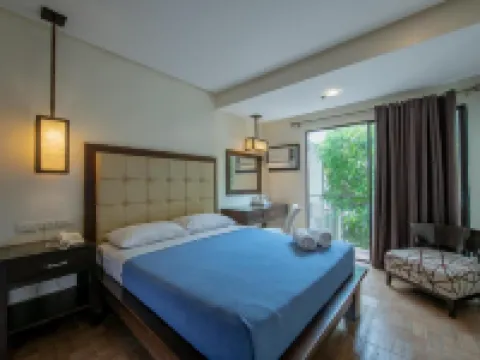 ロスヴェニル ホテル タクロバンのホテル