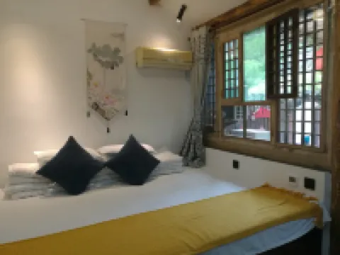 北京爨底下悅來中国式旅館 Shennv Peak周辺のホテル