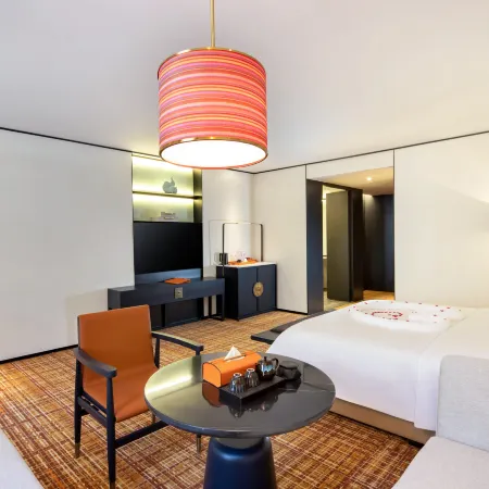 Lailu Minshan Hotel