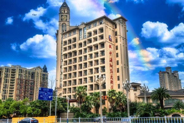 地中海阳光大酒店(南昌红谷滩翠苑路地铁站店)