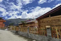 Bingzhongluo Dian-Zang Home Homestay