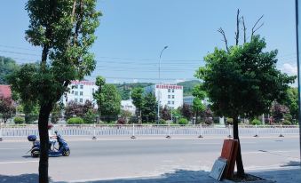 NongXiaoTing Hotel