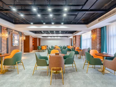 James Joyce Coffetel Hotel (Feixi Jadeite Road University Town) Отели рядом с достопримечательностью «Anhui Foreign Languages University»