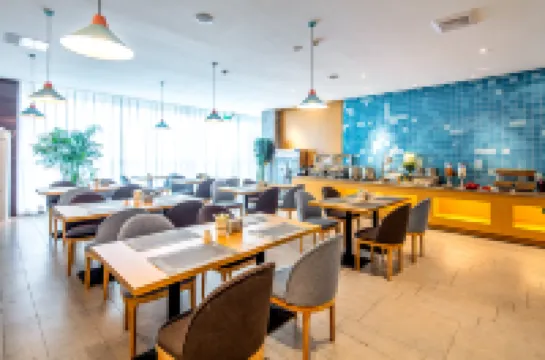 Homeinn · neo (Changzhi Huguan Gucheng Road Commercial Street)