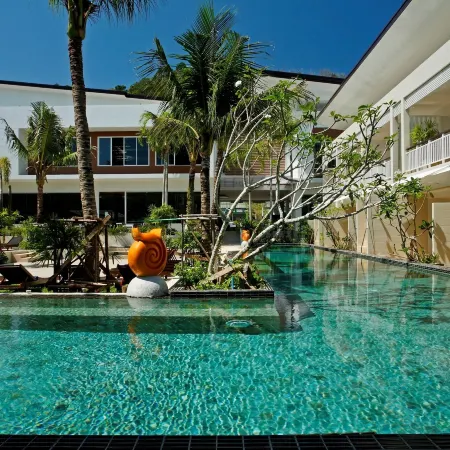 A2 Pool Resort Отели рядом с достопримечательностью «Сентрал-Фестивал-Пхукет»
