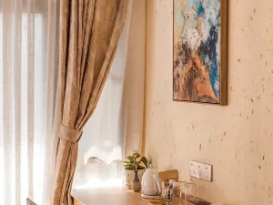 Lanshan · Baiyunli · Xueshan Xinglai Hot Springs Vacation Apartment (Hailuogou Glacier Forest Park)
