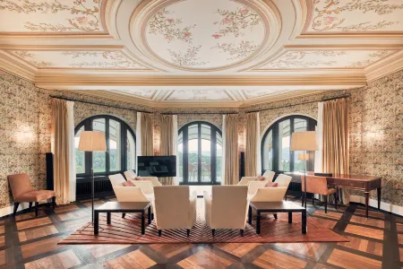 The Dolder Grand Отели рядом с достопримечательностью «Старый город Цюриха»