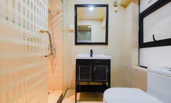 Huanhuatang E-sports Apartment (Futian Science Museum Subway Station)