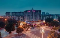 Shanghai Regent Hotel (Emeishan High-speed Railway Station)