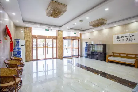 Duyuan Hotel (Linyi University Town International Expo Center) Отели рядом с достопримечательностью «Linyi University Foreign Language School»