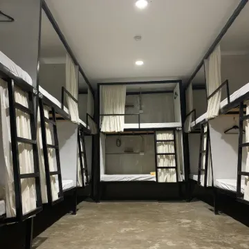 宿霧快樂巢旅舍 鄰近卡爾邦市場的酒店