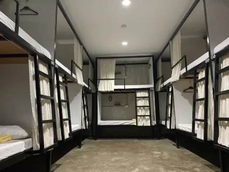 HappyNest Hostel Cebu Отели рядом с достопримечательностью «Форт Сан Педро»