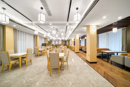 Shaoxing Haitang Wenyuan Hotel (Lu Xun's Hometown) Отели рядом с достопримечательностью «Shen's Garden»