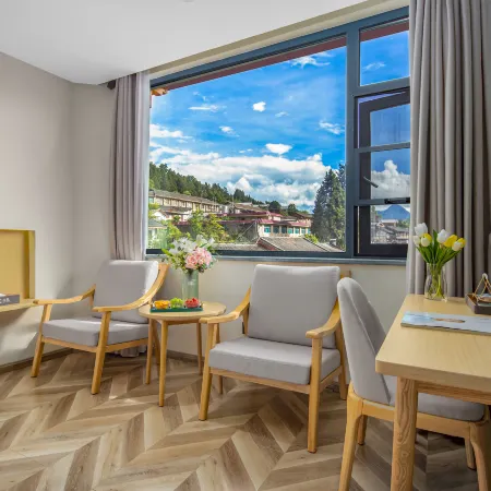 Yingjing Hotel (Lijiang Ancient City Dashuiche Shop)