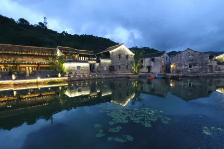 WU YI SHAN JU HOMESTAY Отели рядом с достопримечательностью «Erlingshan Hot Spring»