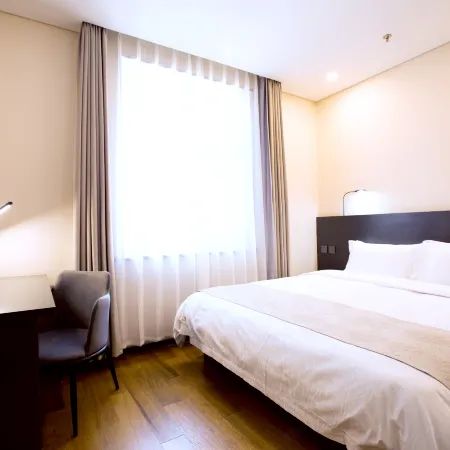Huayang Hotel