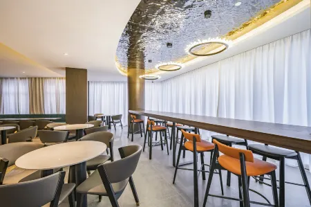 Vyluk Hotel (Beijing Tongzhou Global Resort Branch) Отели рядом с достопримечательностью «E9 Zone Innovation Works»