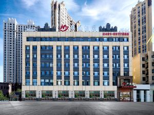 Huayun Hotel (Harbin High Speed Railway West Station)