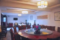 Yilong First Hospital Hotel