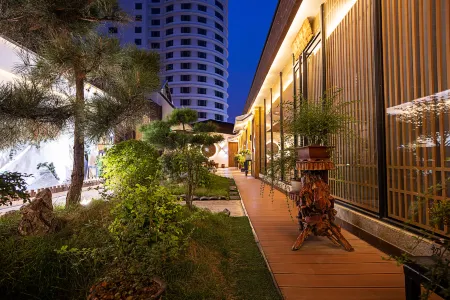 Yuebo Hotel Longmen High speed Railway Station Sports Center Store Отели рядом с достопримечательностью «Luoyang New District Gymnasium»