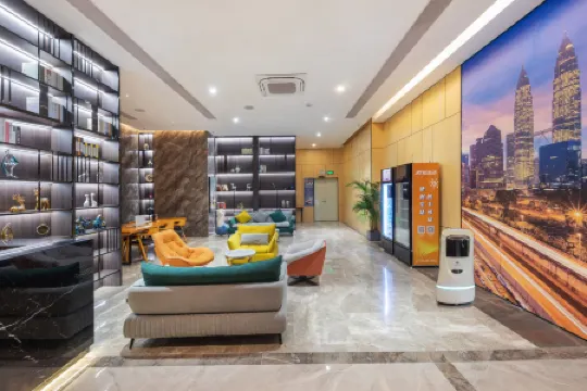 Poman Hotel (Shenzhen Hongqiao Park & Guangmingcheng Station Branch) Отели рядом с достопримечательностью «Guangming Mass Sports Center»