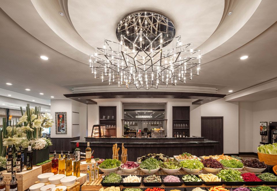 2. 레이크쇼어 호텔..