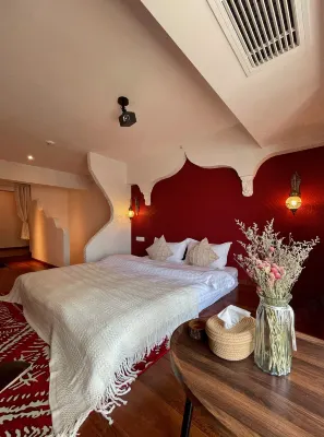 Donglixia Homestay (Zigong Huashang International City)