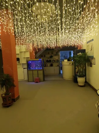 Sanyang Hotel (Tanghe Liugang Hospital) Отели в г. Танхэ