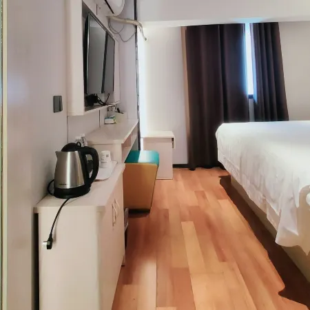 Mingguang Little Shell Hotel (Mingzhu Road Zhengyuan Plaza)