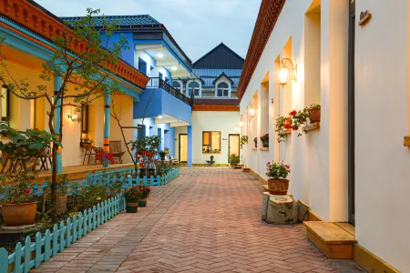 Hua Jian ju min su (liuxingjie branch) Отели рядом с достопримечательностью «Yili Old Town Cultural Tourism Zone»