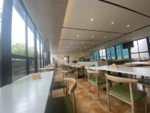 The Andaman Star Trek Hotel (3rd Street, two alleys, Chaoyang Plaza, Nanning)