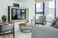 270° Seaview, Rumahku Gurney