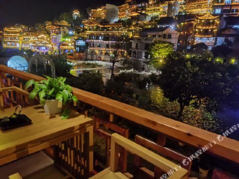 Wenxi Lanyue Homestay (Furong Town Waterfall Branch)