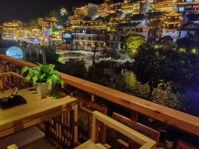 Wenxi Lanyue Homestay (Furong Town Waterfall Branch) Hotels near Youyang Palace