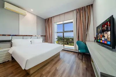 Yunmanju Hotel (Zhuji Baolong Plaza High-speed Railway Station)