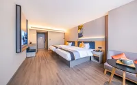 Homeinn Selected Hotel (Zhaotong Zhenxiong Yilian International Trade City)