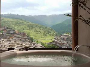匠心一宅·嶼歸私湯民宿（西江千戶苗寨觀景台店）