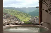 匠心一宅·嶼歸私湯民宿（西江千戶苗寨觀景台店）