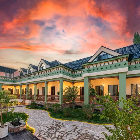 Windback Yard(In Liuxing Street Scenic Area) Hotels in Yining City