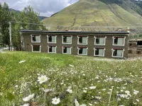 康定雪域祕境民宿（甲根壩店） 亞弄村/提吾村託瑪露營地住宿飯店